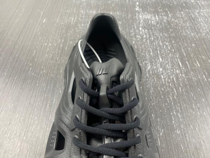 blc* hd lace-up sneaker
