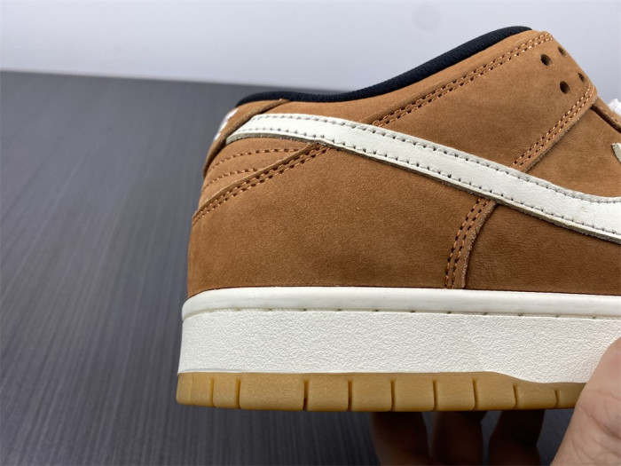 nike sb dunk low pro iso wheat brown white black dh1319-200