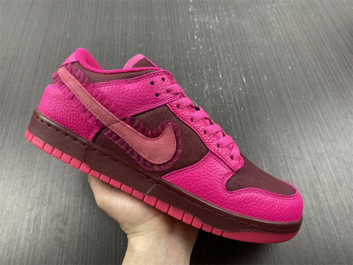 nike dunk low valentine