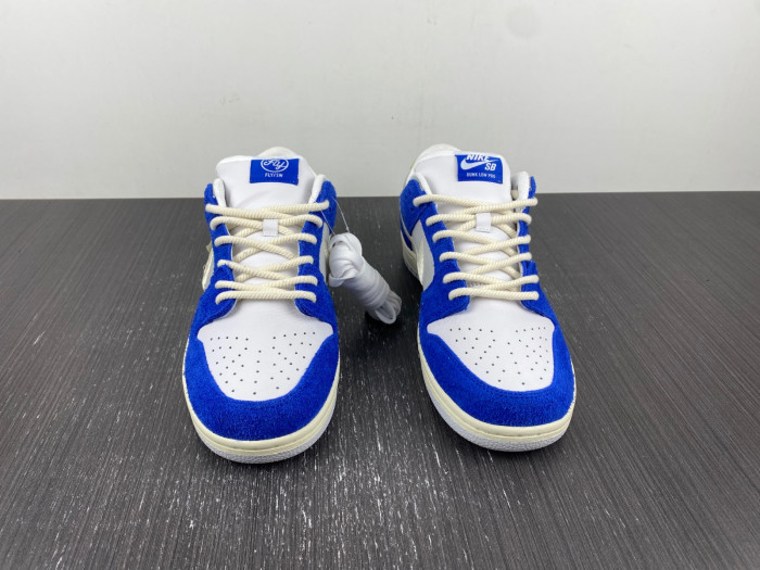 fly streetwear x nike sb dunk low dq5130-400
