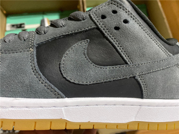 nike sb dunk low dark grey black gum ar0778-001